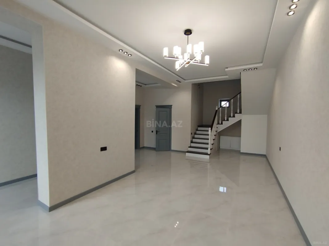 Satılır 5 otaqlı həyət evi 200 m²