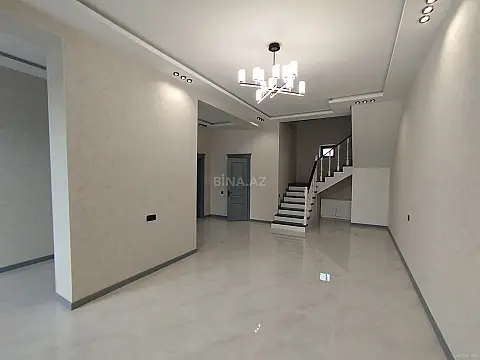 Satılır 5 otaqlı həyət evi 200 m²