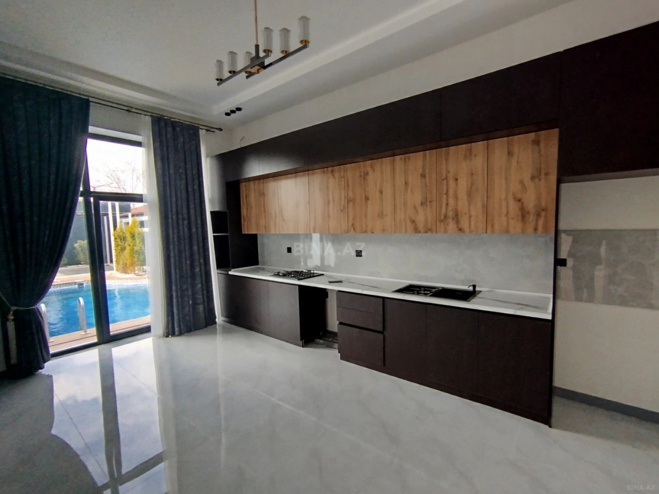 Satılır 5 otaqlı həyət evi 200 m²