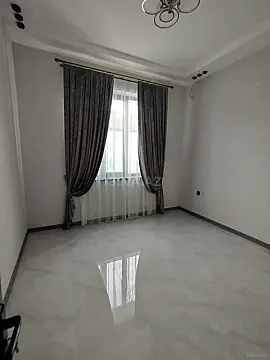Satılır 5 otaqlı həyət evi 200 m²
