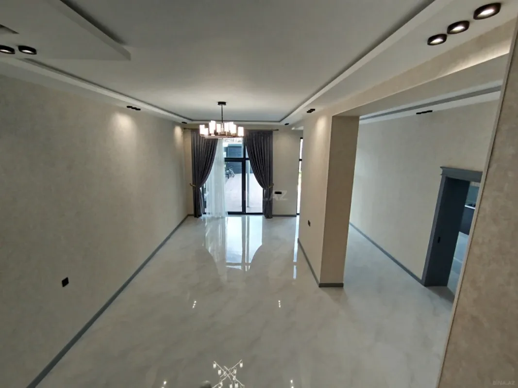 Satılır 5 otaqlı həyət evi 200 m²