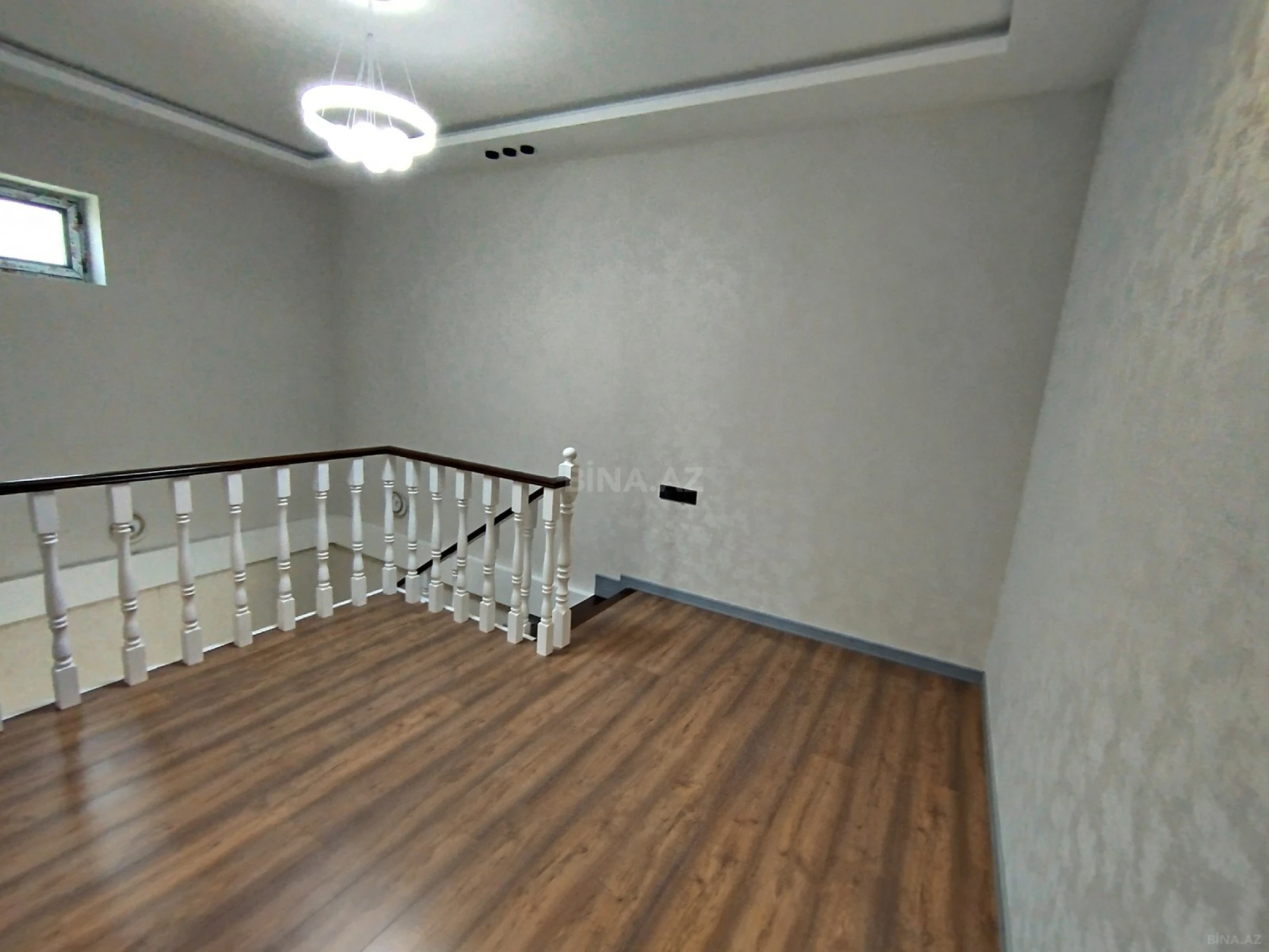 Satılır 5 otaqlı həyət evi 200 m²