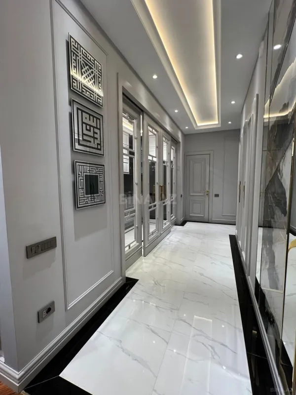 Satılır 2 otaqlı mənzil 106 m²