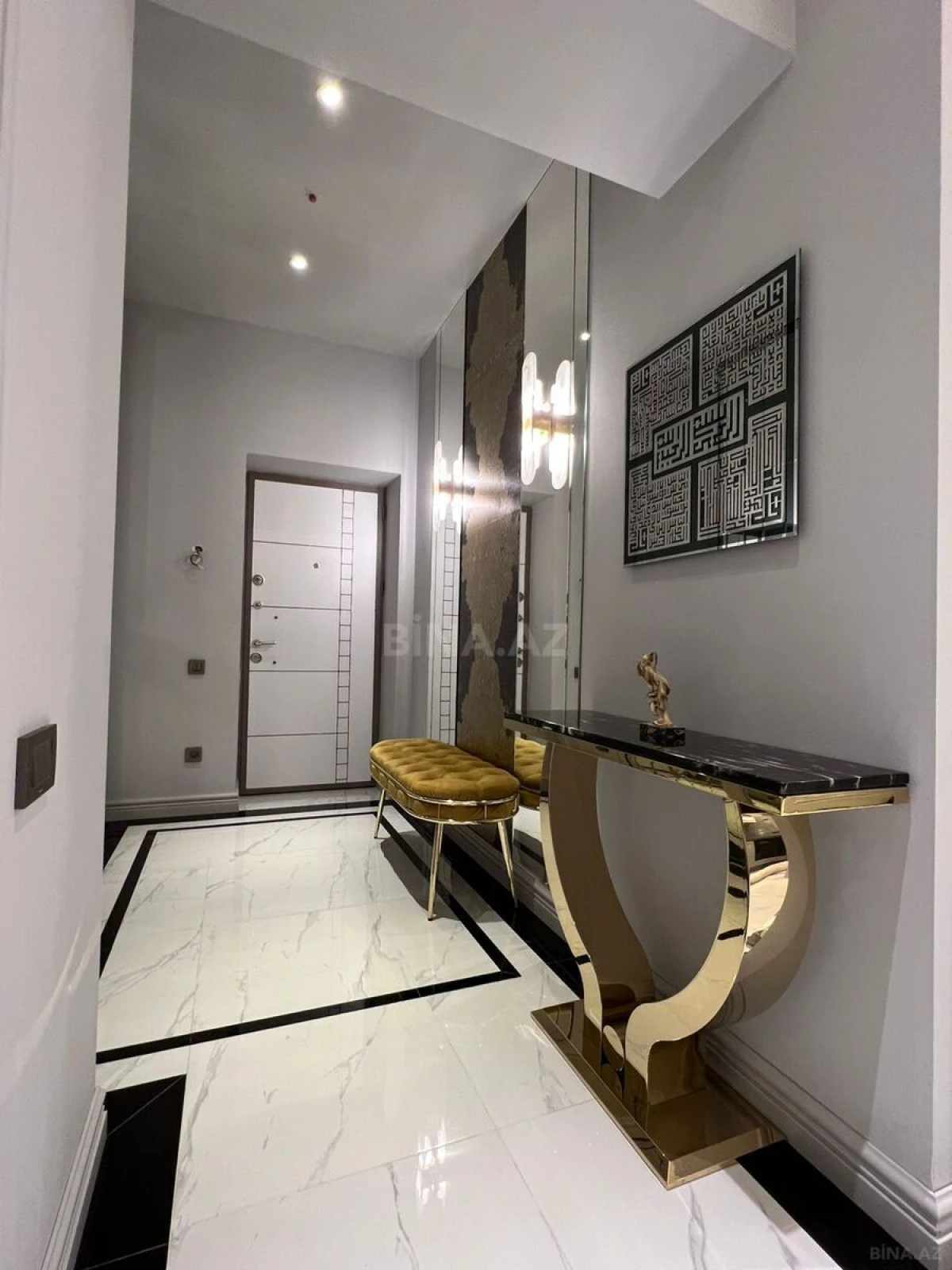 Satılır 2 otaqlı mənzil 106 m²