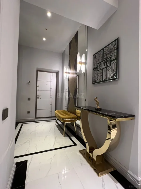 Satılır 2 otaqlı mənzil 106 m²