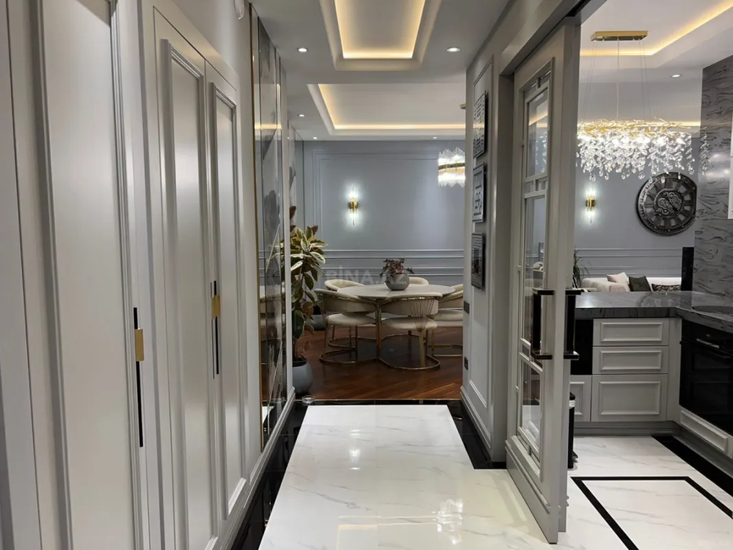 Satılır 2 otaqlı mənzil 106 m²