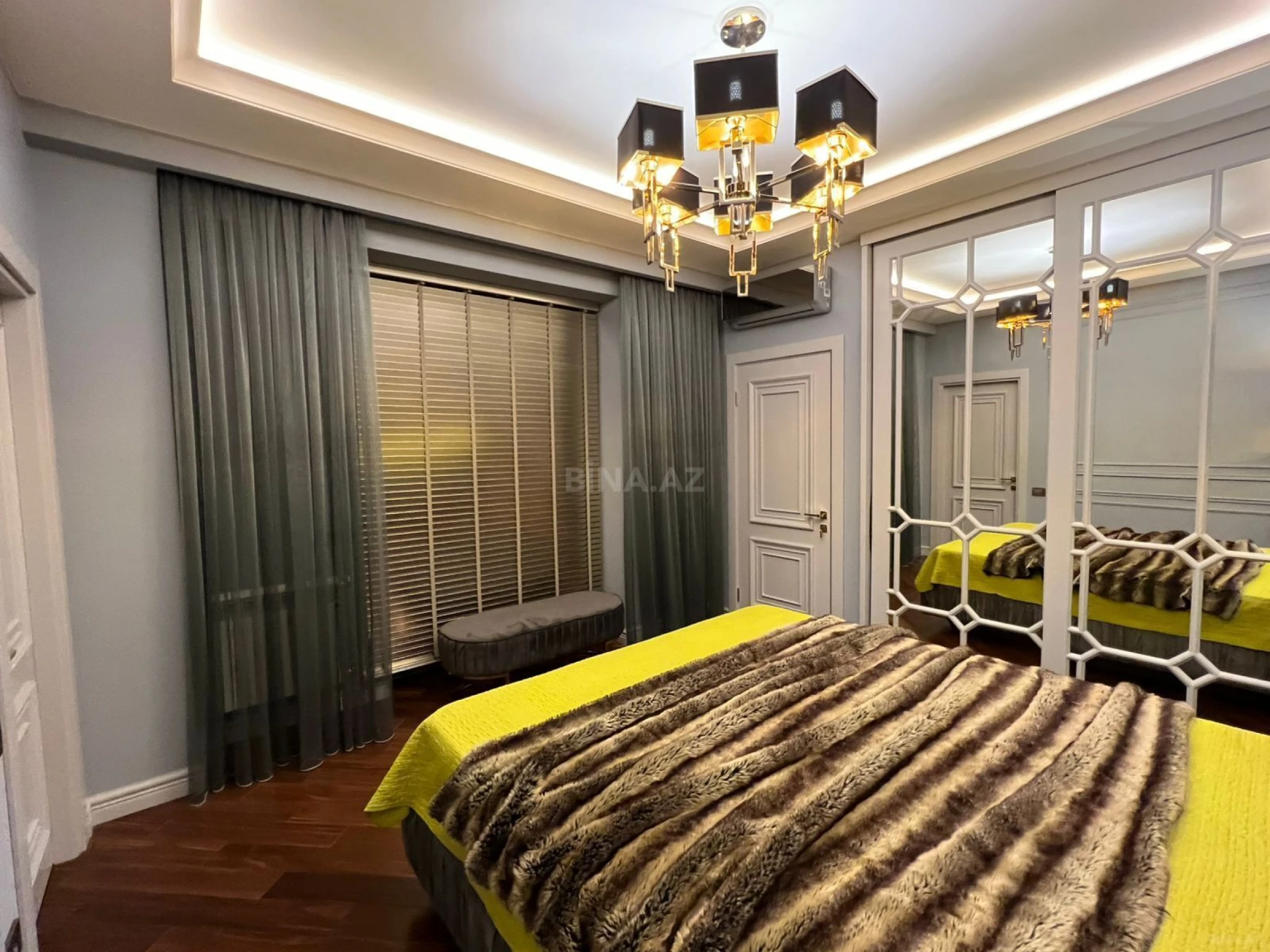 Satılır 2 otaqlı mənzil 106 m²