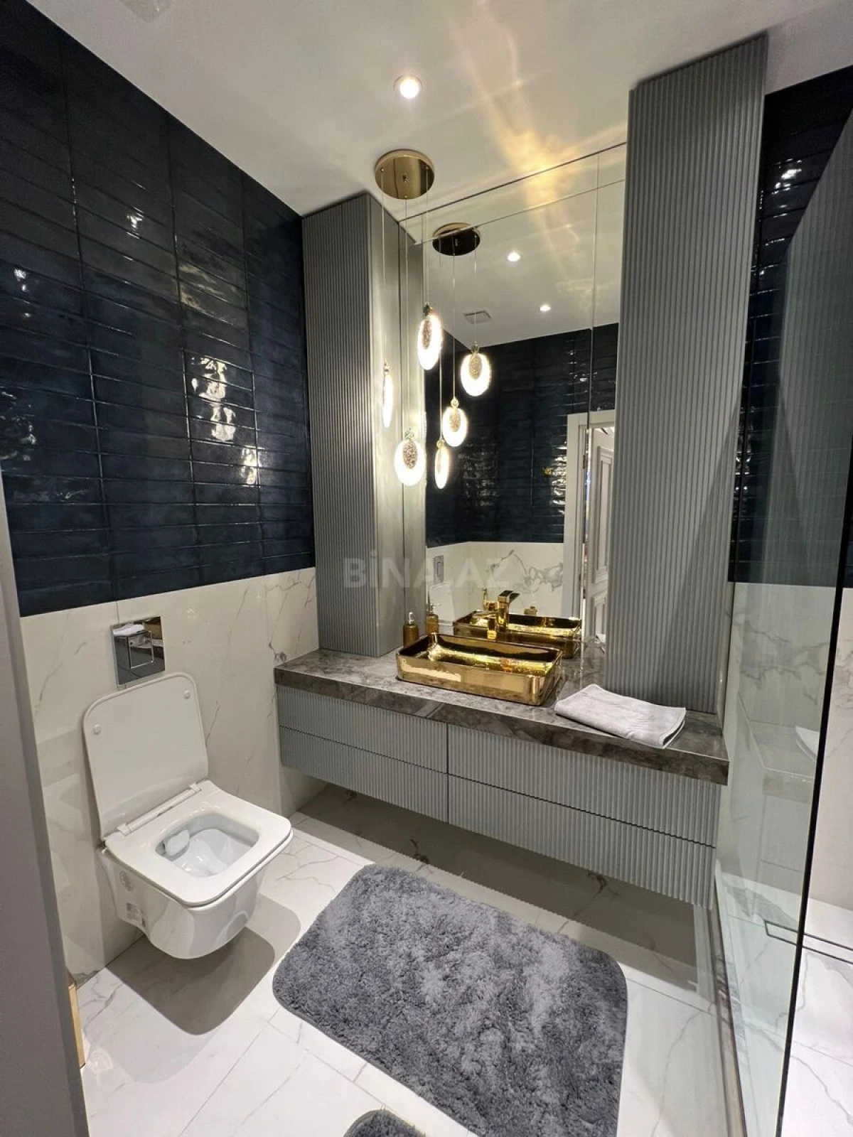 Satılır 2 otaqlı mənzil 106 m²