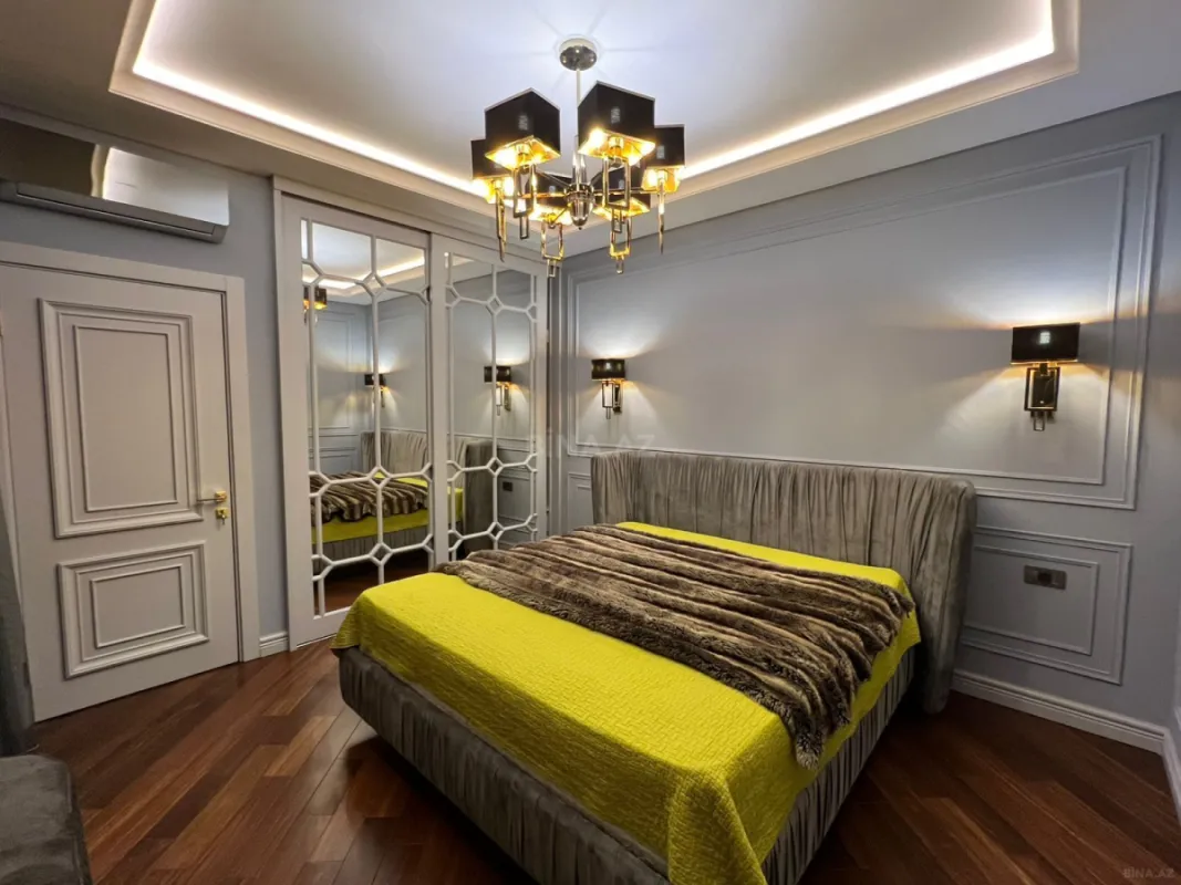 Satılır 2 otaqlı mənzil 106 m²