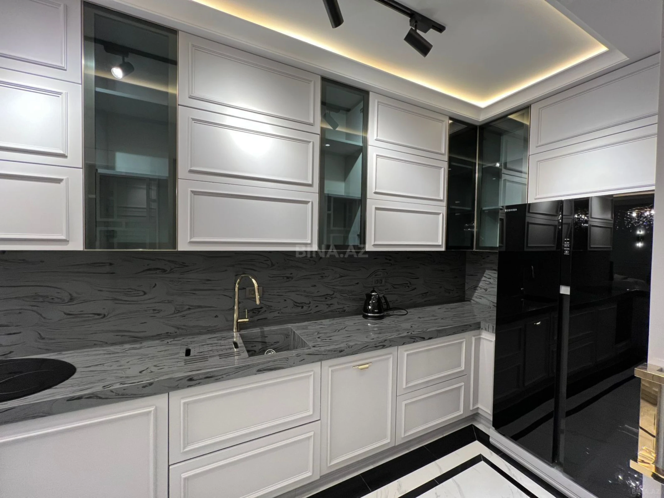 Satılır 2 otaqlı mənzil 106 m²