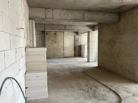 Satılır 2 otaqlı mənzil 90.5 m²