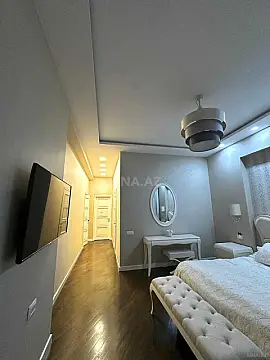 Satılır 4 otaqlı mənzil 200.5 m²