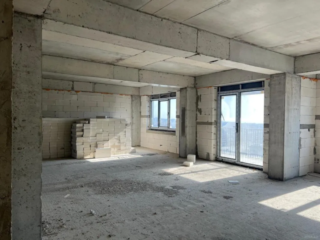 Satılır 3 otaqlı mənzil 127 m²