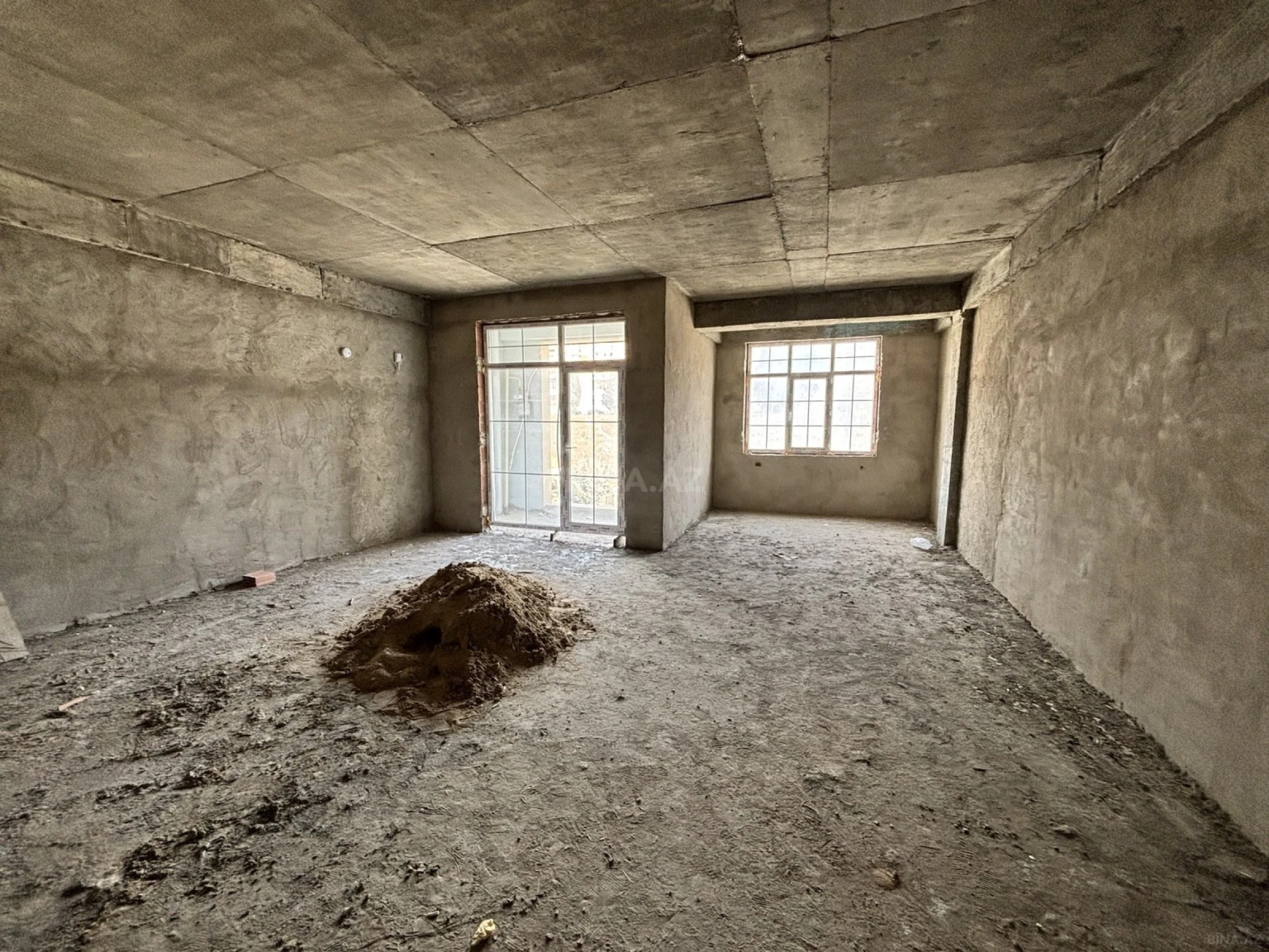 Satılır 2 otaqlı mənzil 70 m²