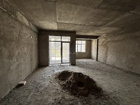 Satılır 2 otaqlı mənzil 70 m²