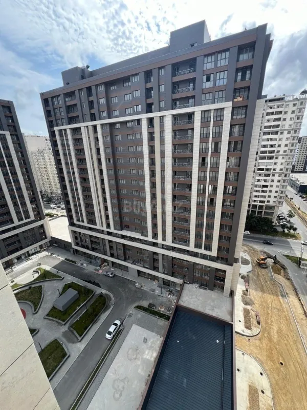 Satılır 3 otaqlı mənzil 126 m²