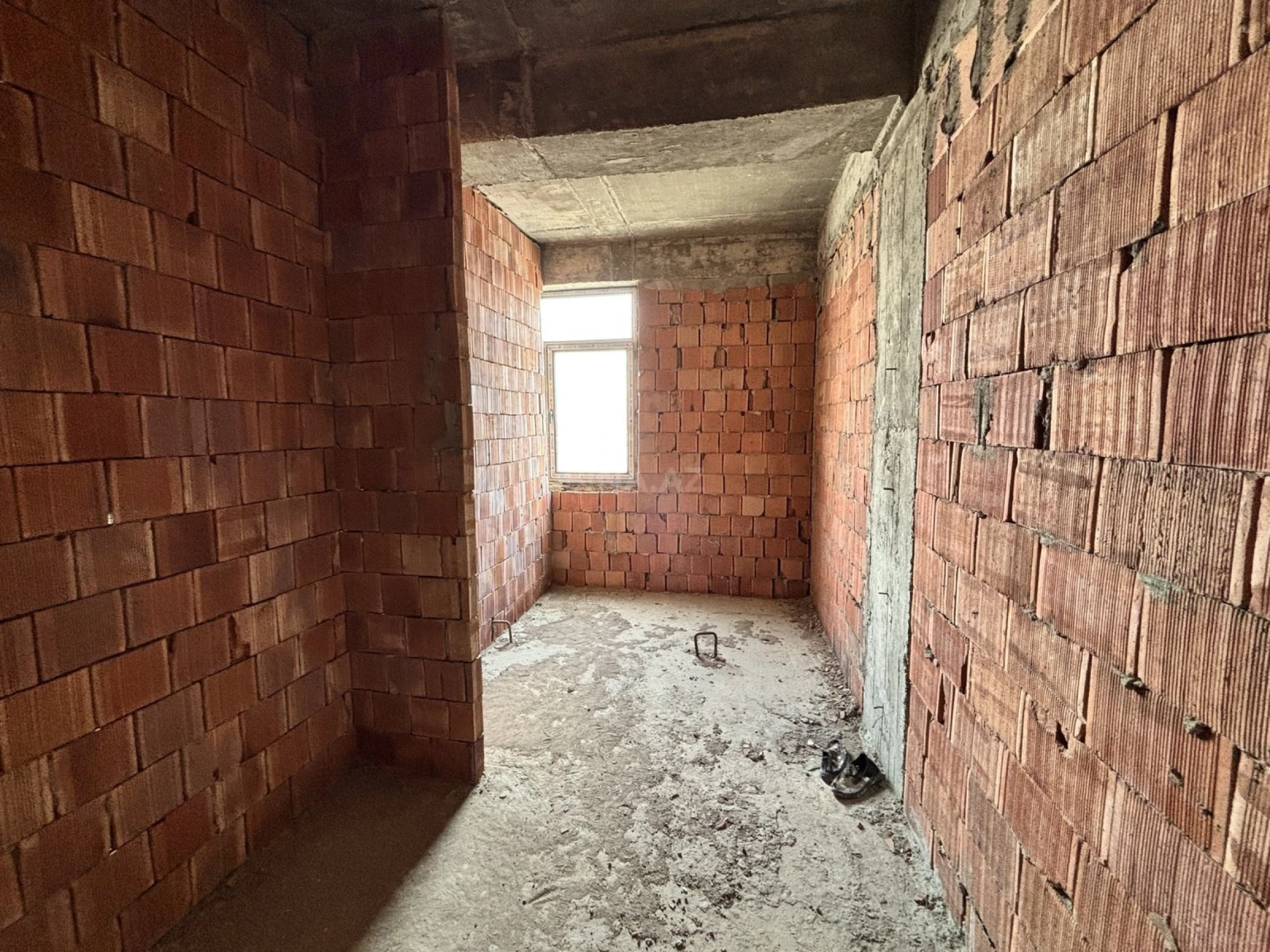 Satılır 2 otaqlı mənzil 72 m²