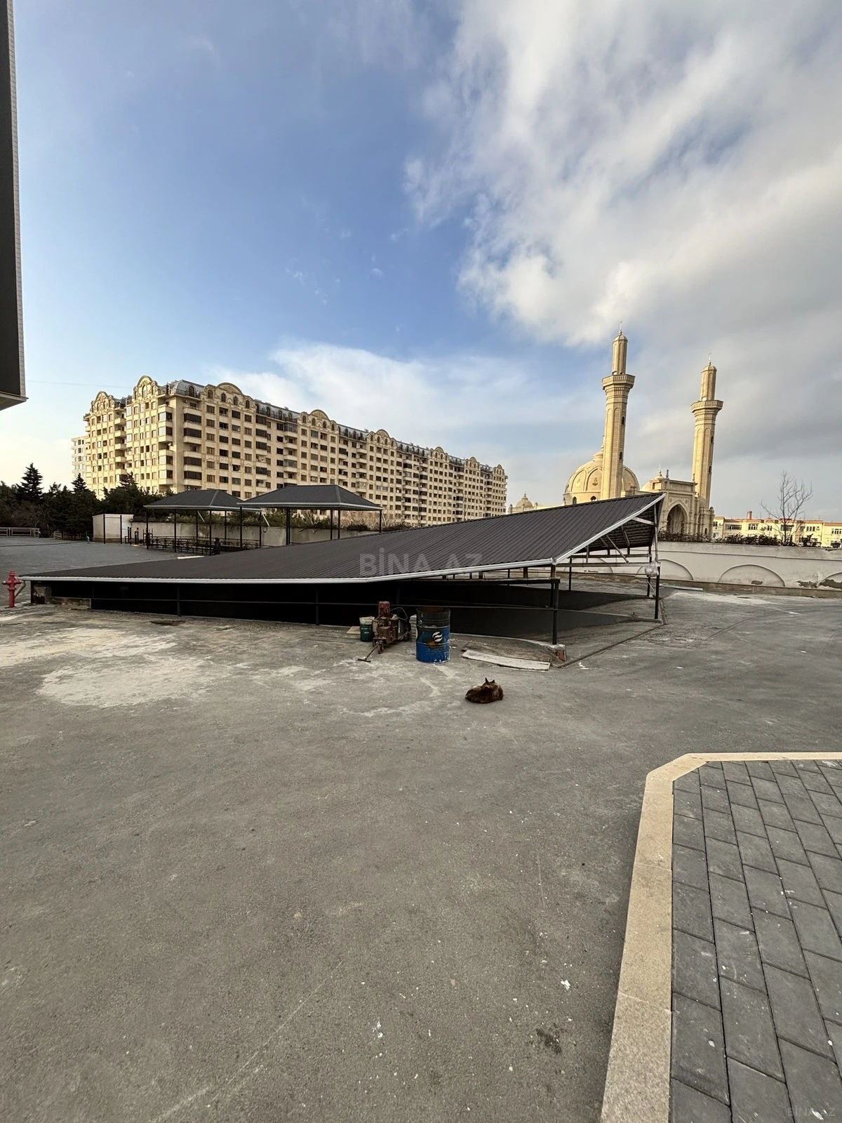 Satılır 2 otaqlı mənzil 72 m²