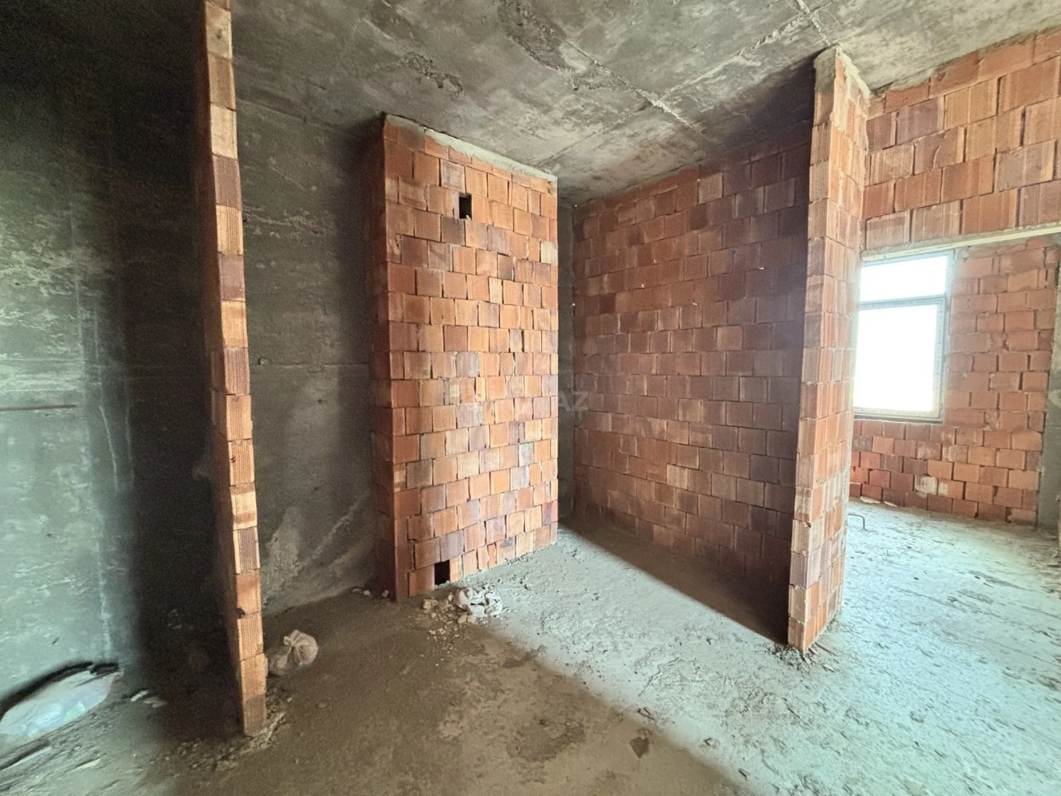 Satılır 2 otaqlı mənzil 72 m²