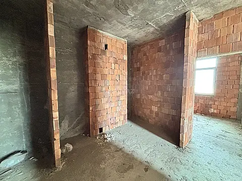 Satılır 2 otaqlı mənzil 72 m²