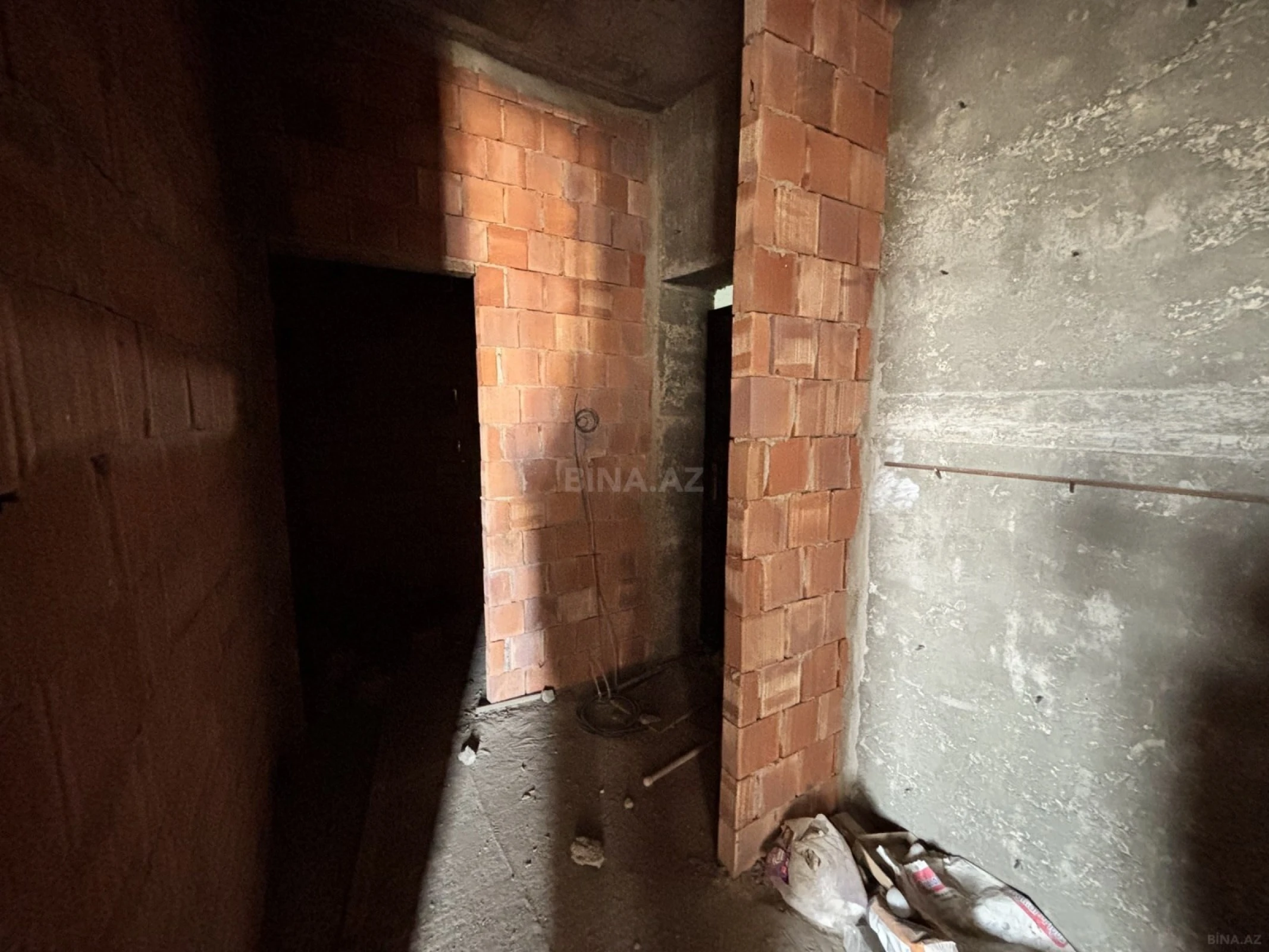 Satılır 2 otaqlı mənzil 72 m²