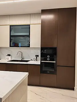 Satılır 6 otaqlı mənzil 322 m²