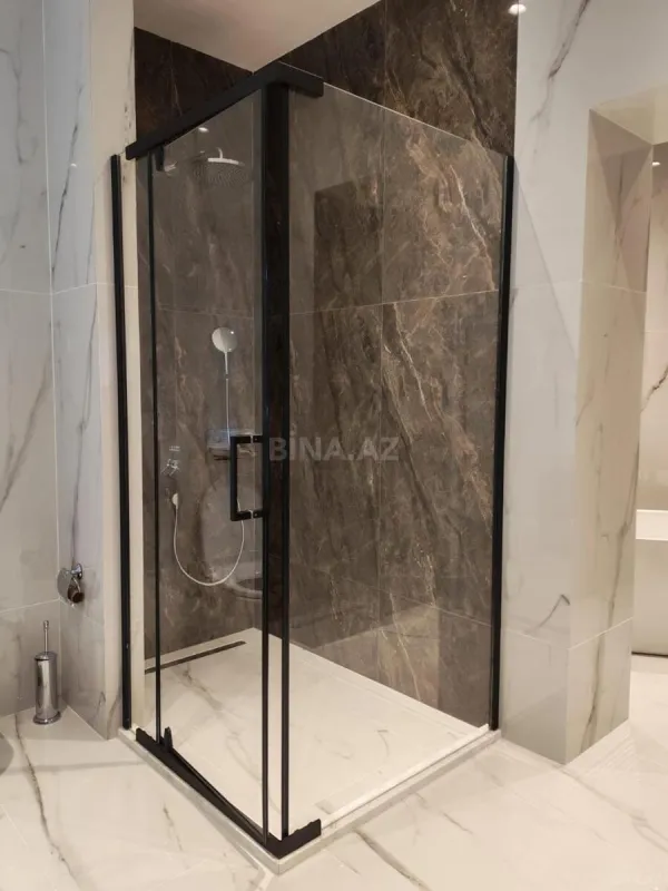 Satılır 6 otaqlı mənzil 322 m²