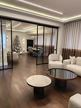 Satılır 6 otaqlı mənzil 322 m²