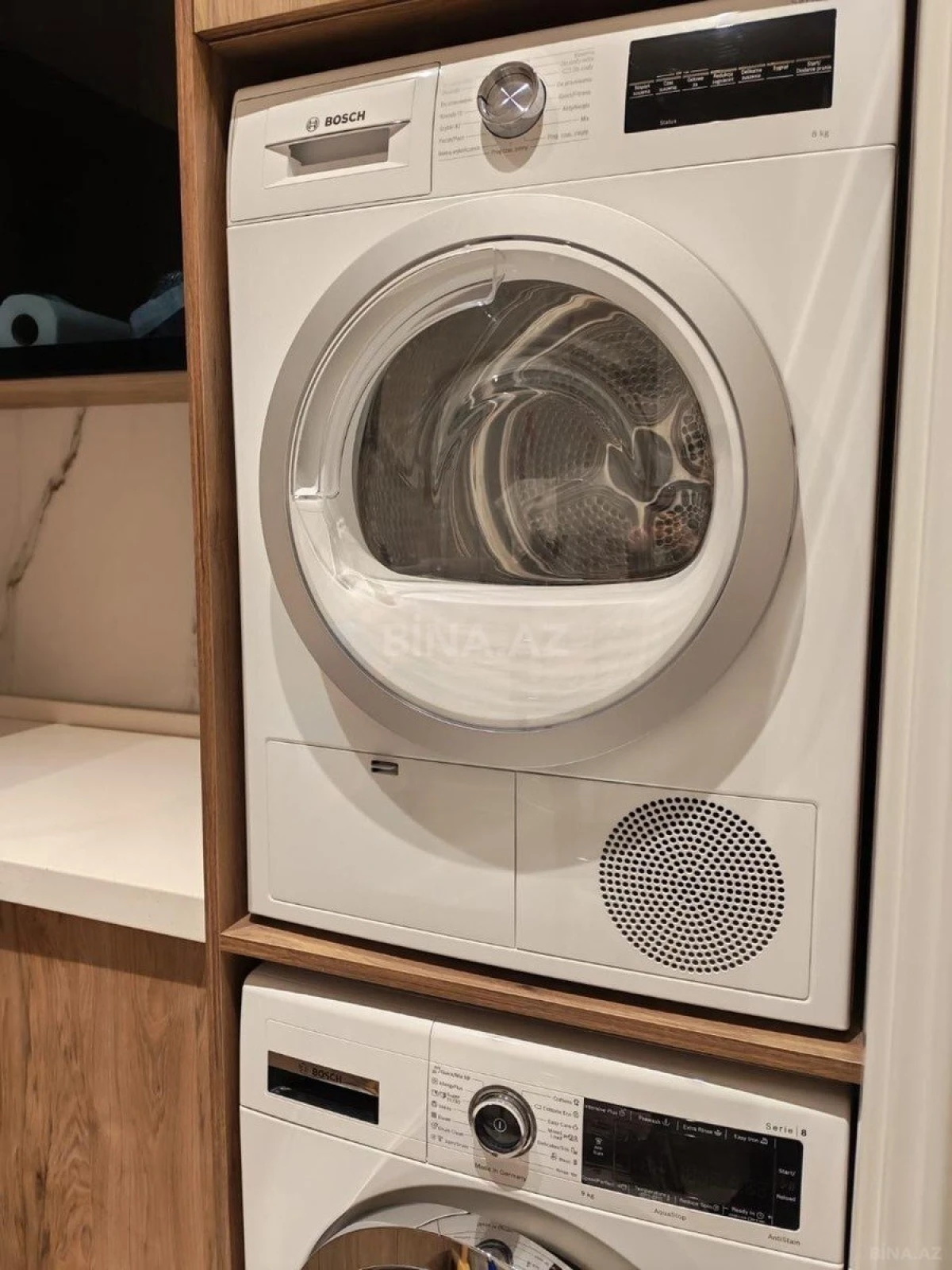 Satılır 6 otaqlı mənzil 322 m²