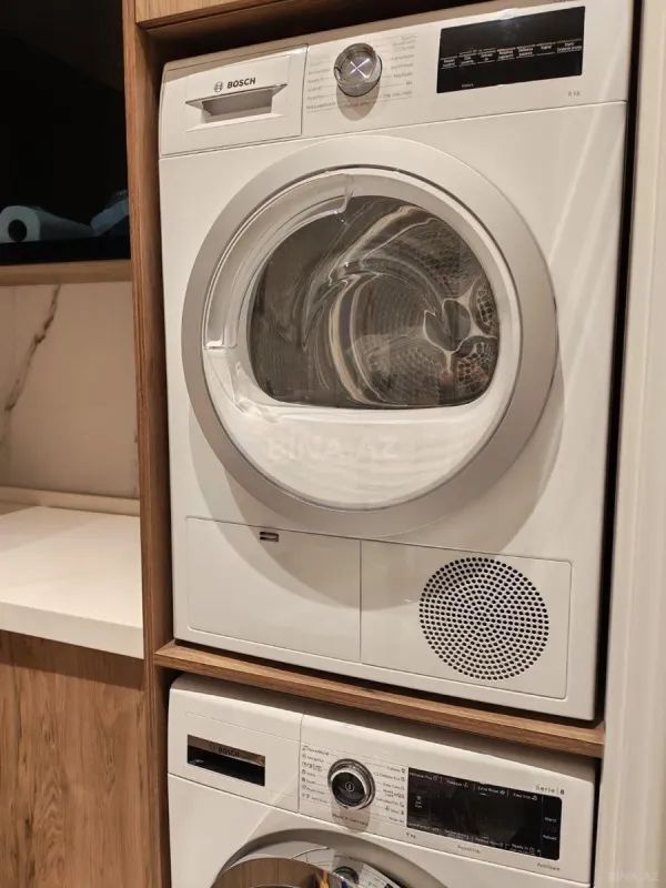 Satılır 6 otaqlı mənzil 322 m²