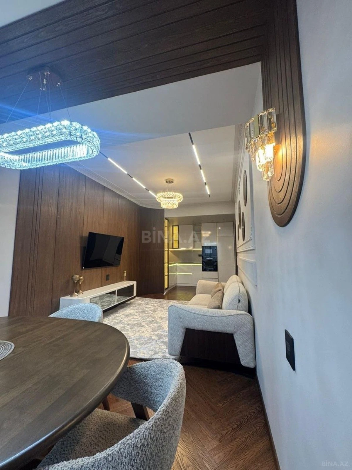 Satılır 2 otaqlı mənzil 92 m²