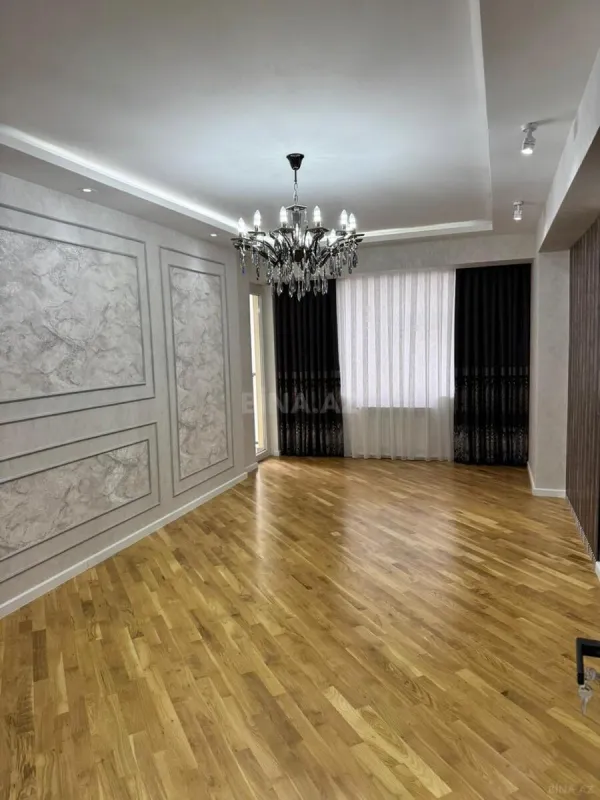 Satılır 4 otaqlı mənzil 155 m²