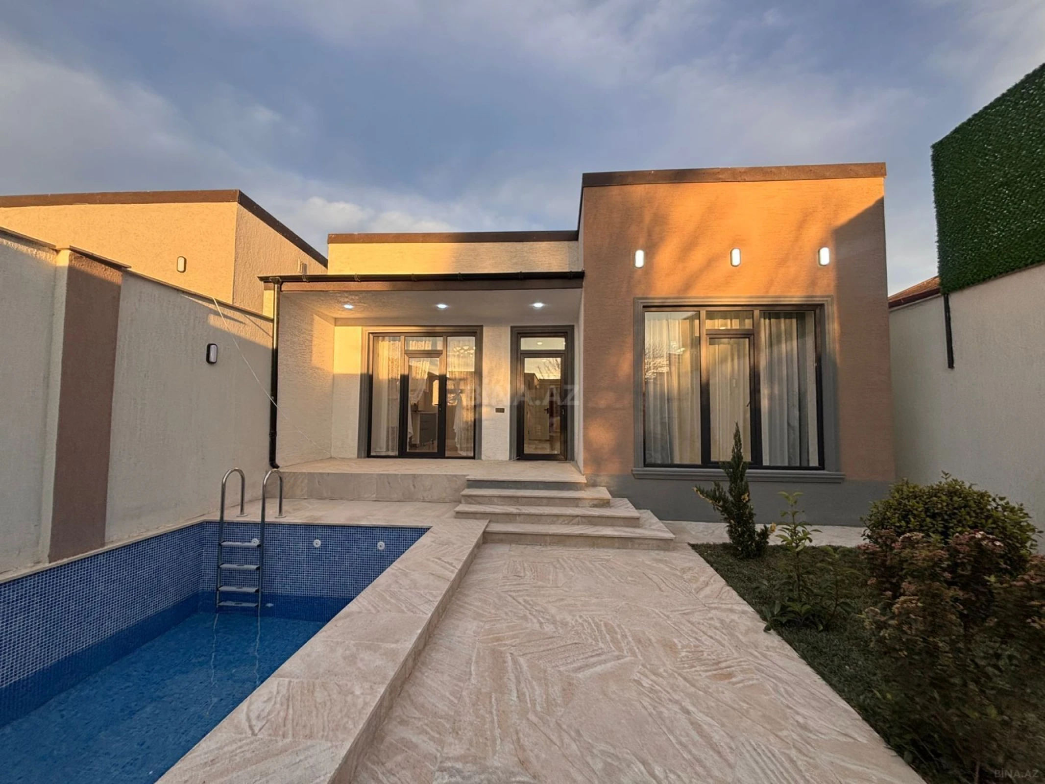 Satılır 4 otaqlı həyət evi 150 m²