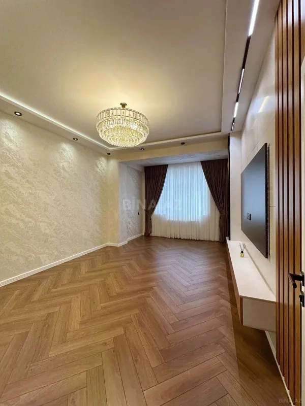 Satılır 3 otaqlı mənzil 105 m²