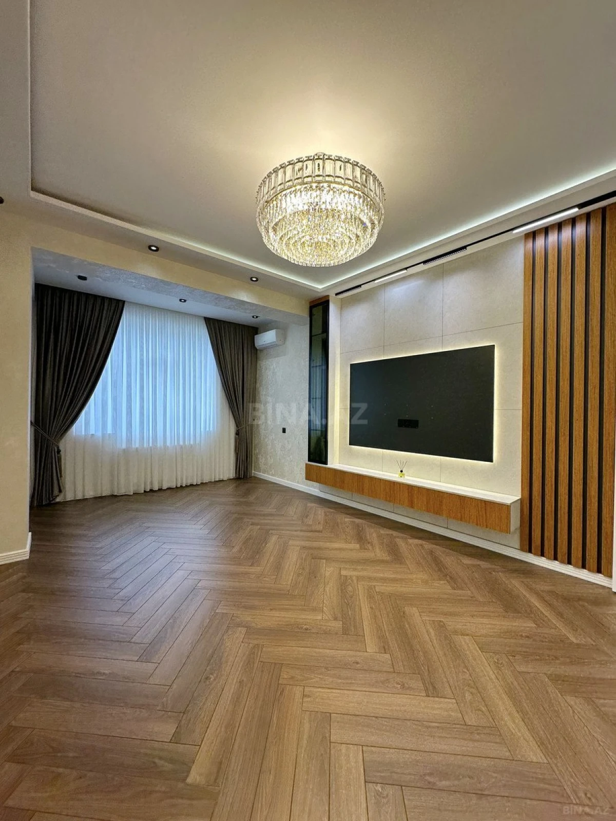 Satılır 3 otaqlı mənzil 105 m²