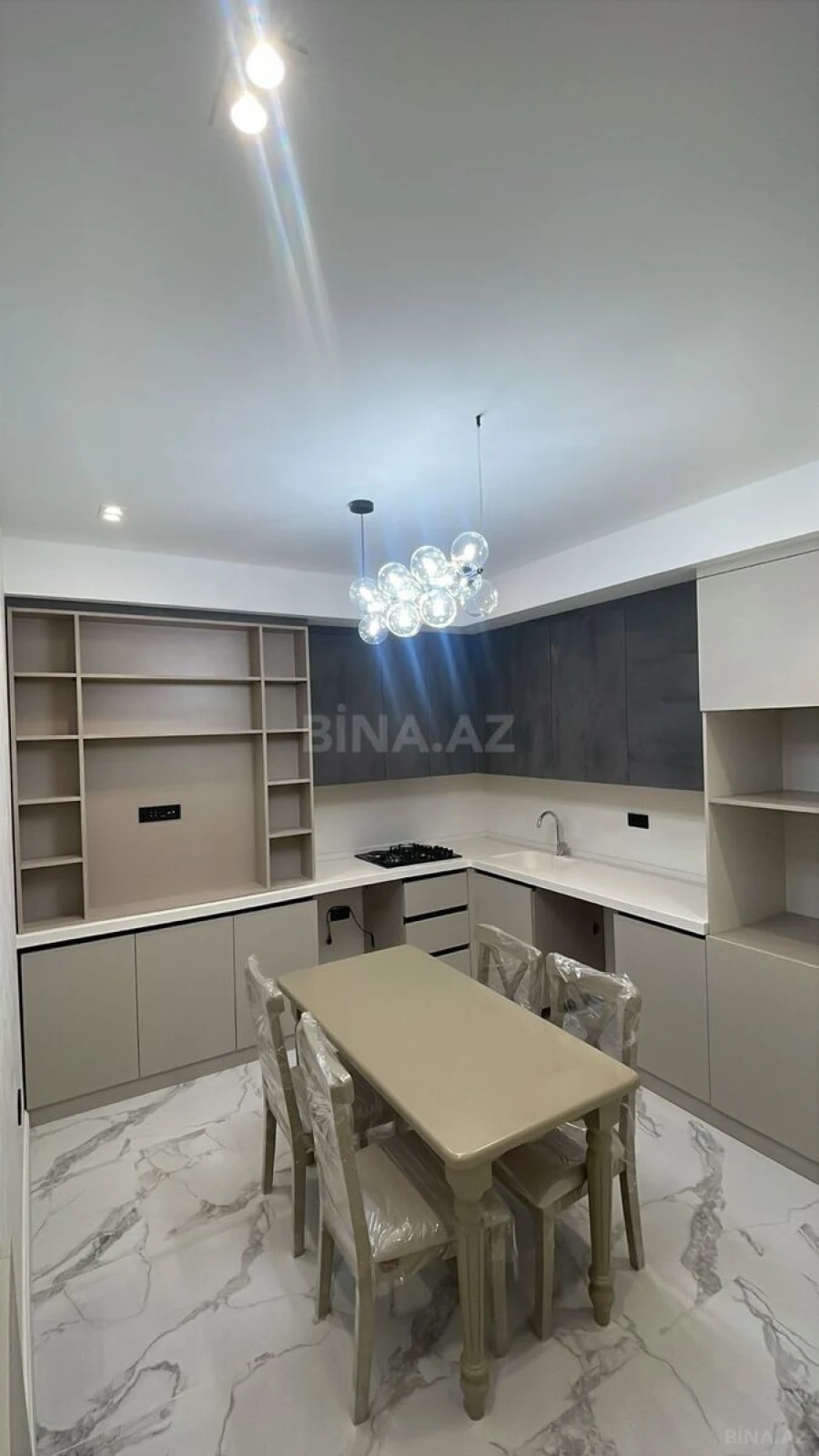 Satılır 3 otaqlı mənzil 114 m²