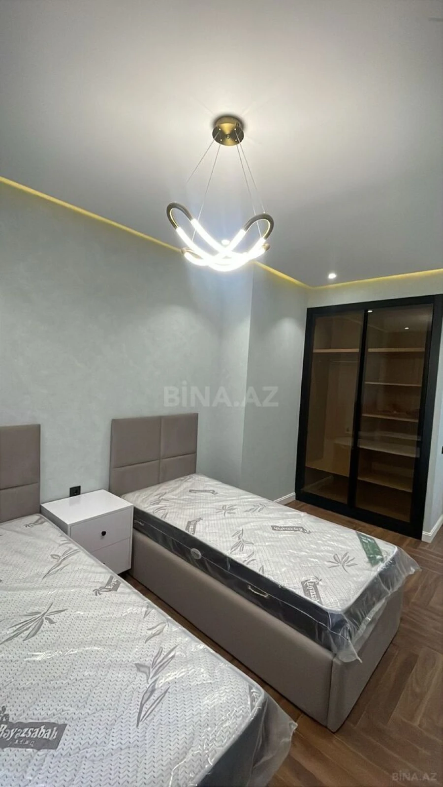 Satılır 3 otaqlı mənzil 114 m²