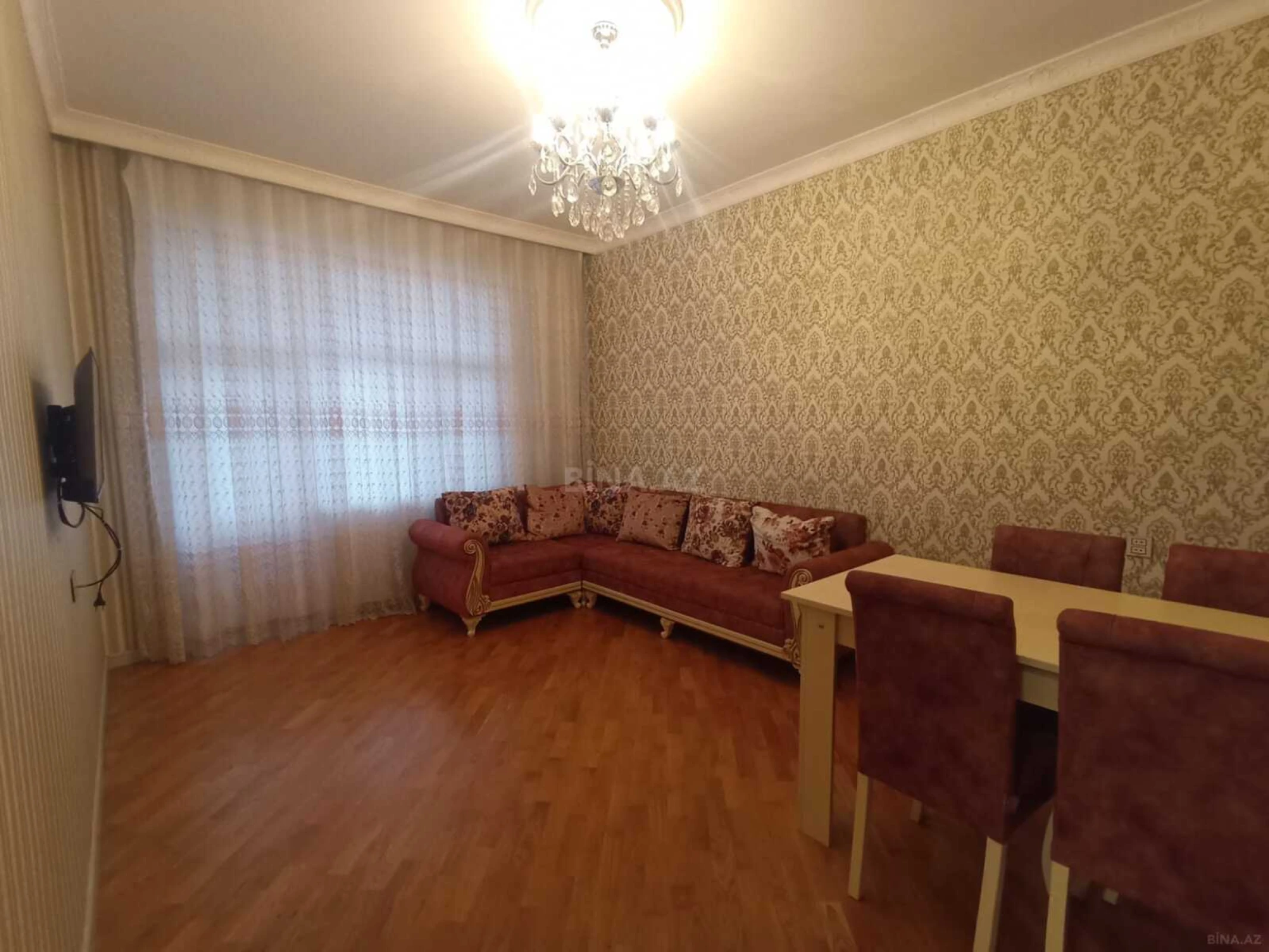 Kirayə verilir 2 otaqlı mənzil 70 m²