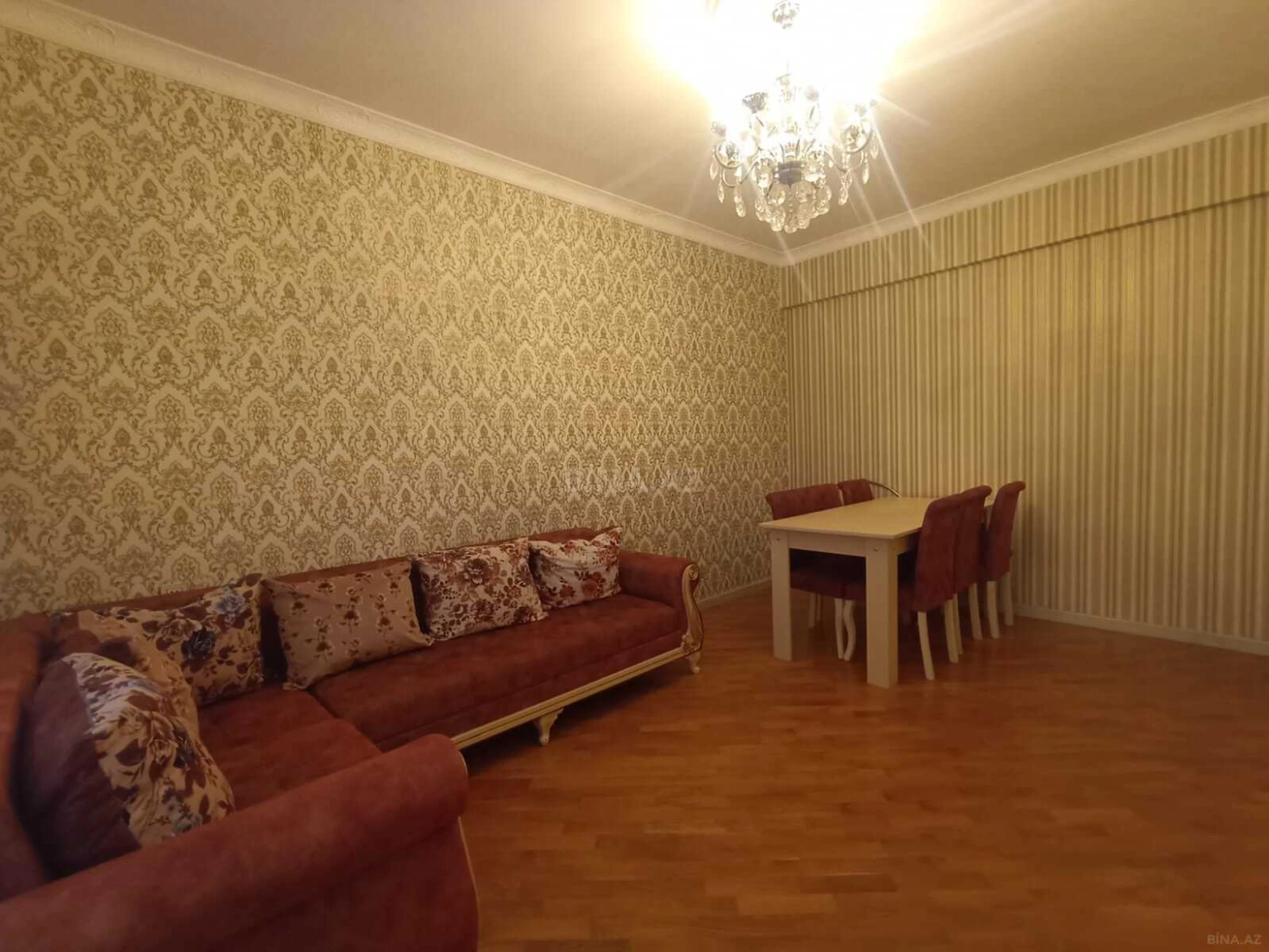 Kirayə verilir 2 otaqlı mənzil 70 m²
