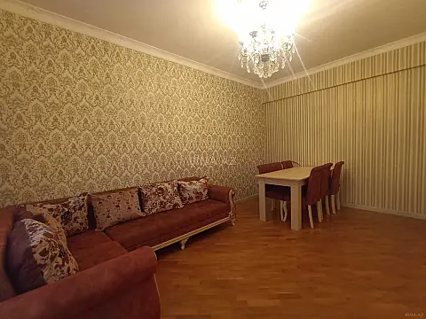 Kirayə verilir 2 otaqlı mənzil 70 m²