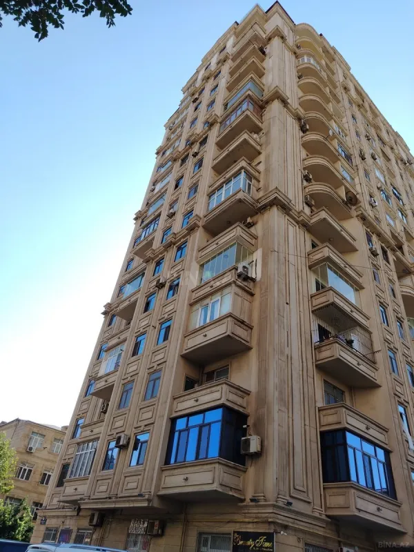 Kirayə verilir 3 otaqlı mənzil 130 m²