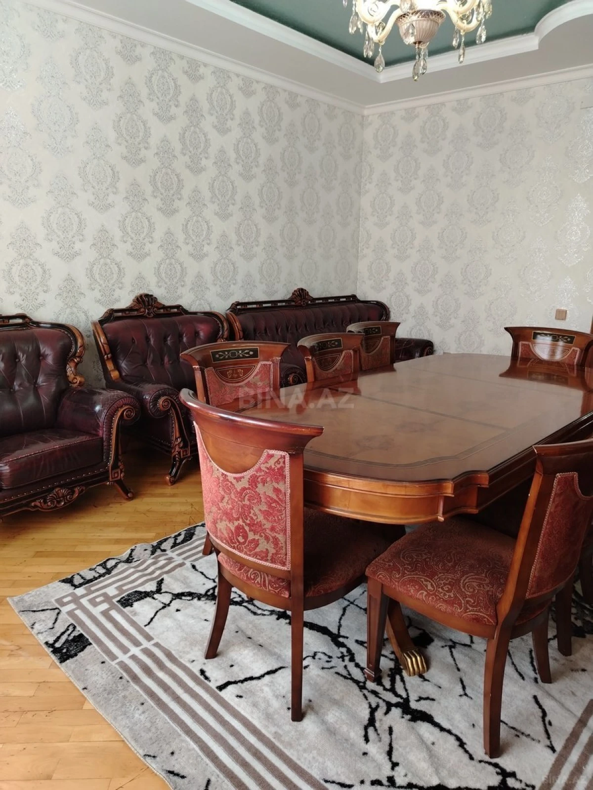 Kirayə verilir 3 otaqlı mənzil 130 m²