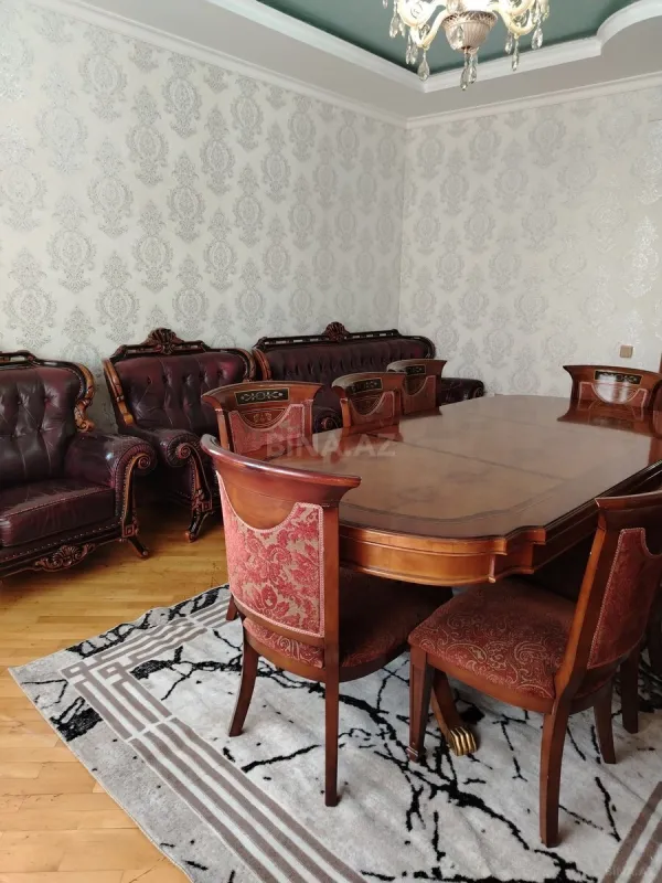 Kirayə verilir 3 otaqlı mənzil 130 m²