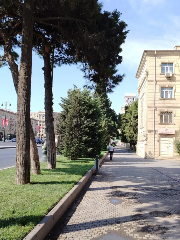 Kirayə verilir 3 otaqlı mənzil 130 m²