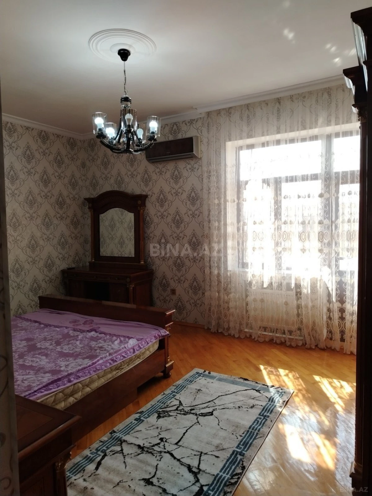 Kirayə verilir 3 otaqlı mənzil 130 m²