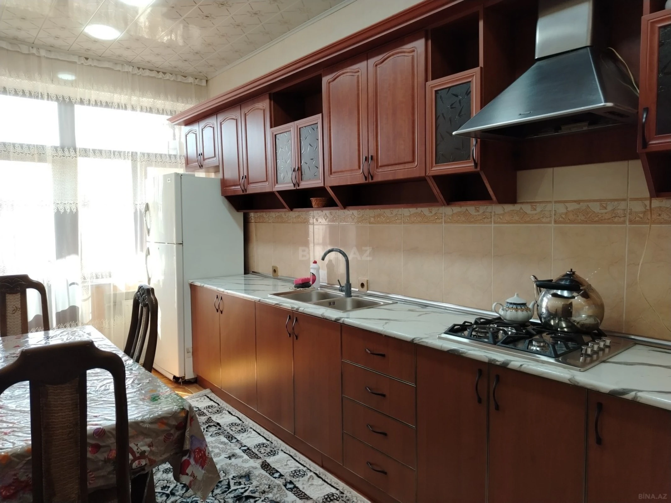 Kirayə verilir 3 otaqlı mənzil 130 m²