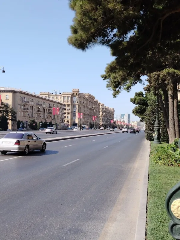 Kirayə verilir 3 otaqlı mənzil 130 m²