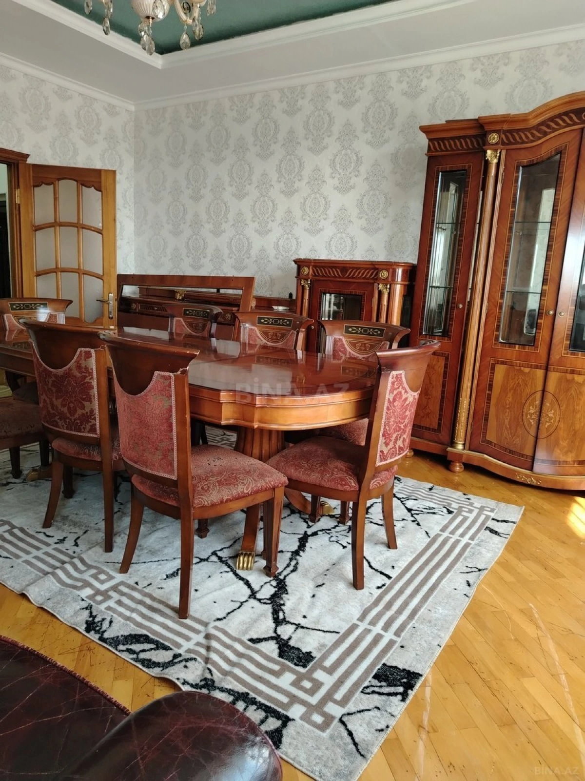 Kirayə verilir 3 otaqlı mənzil 130 m²
