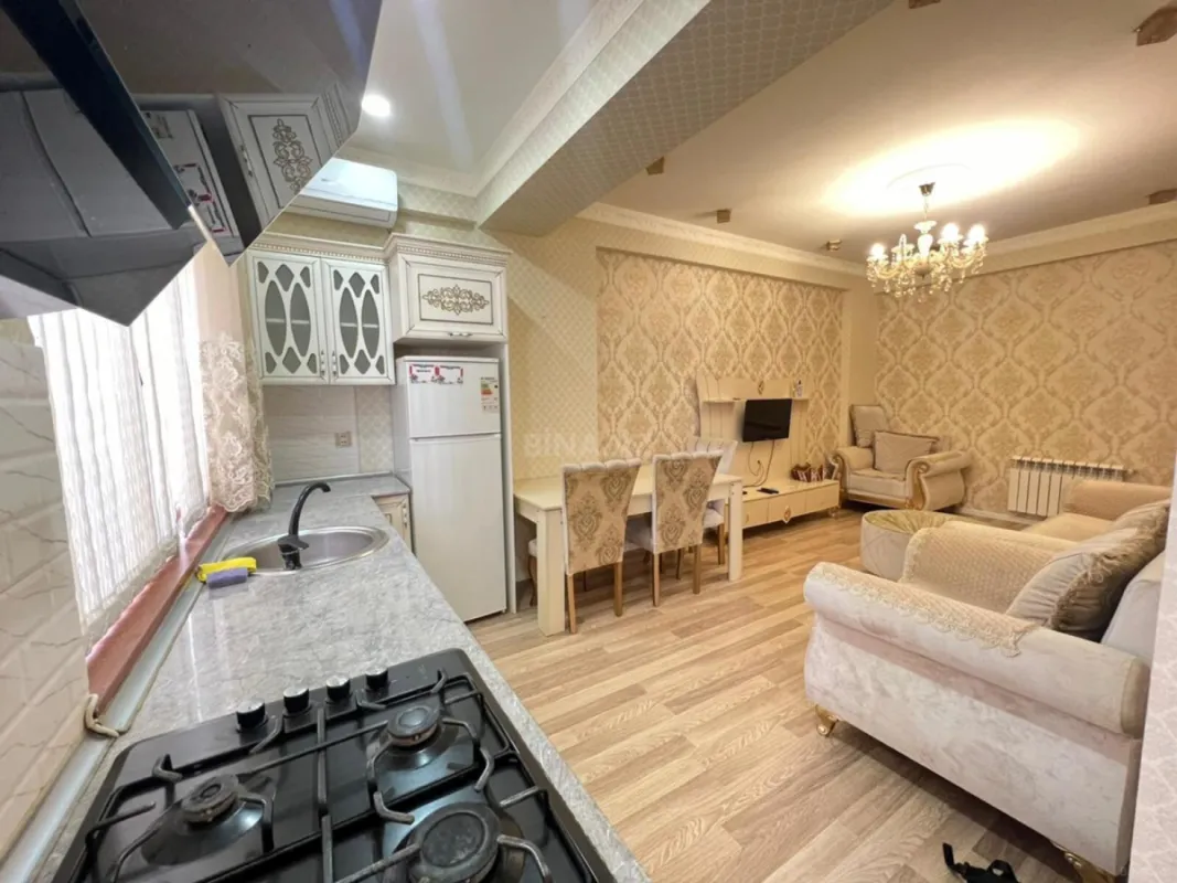 Kirayə verilir 2 otaqlı mənzil 60 m²