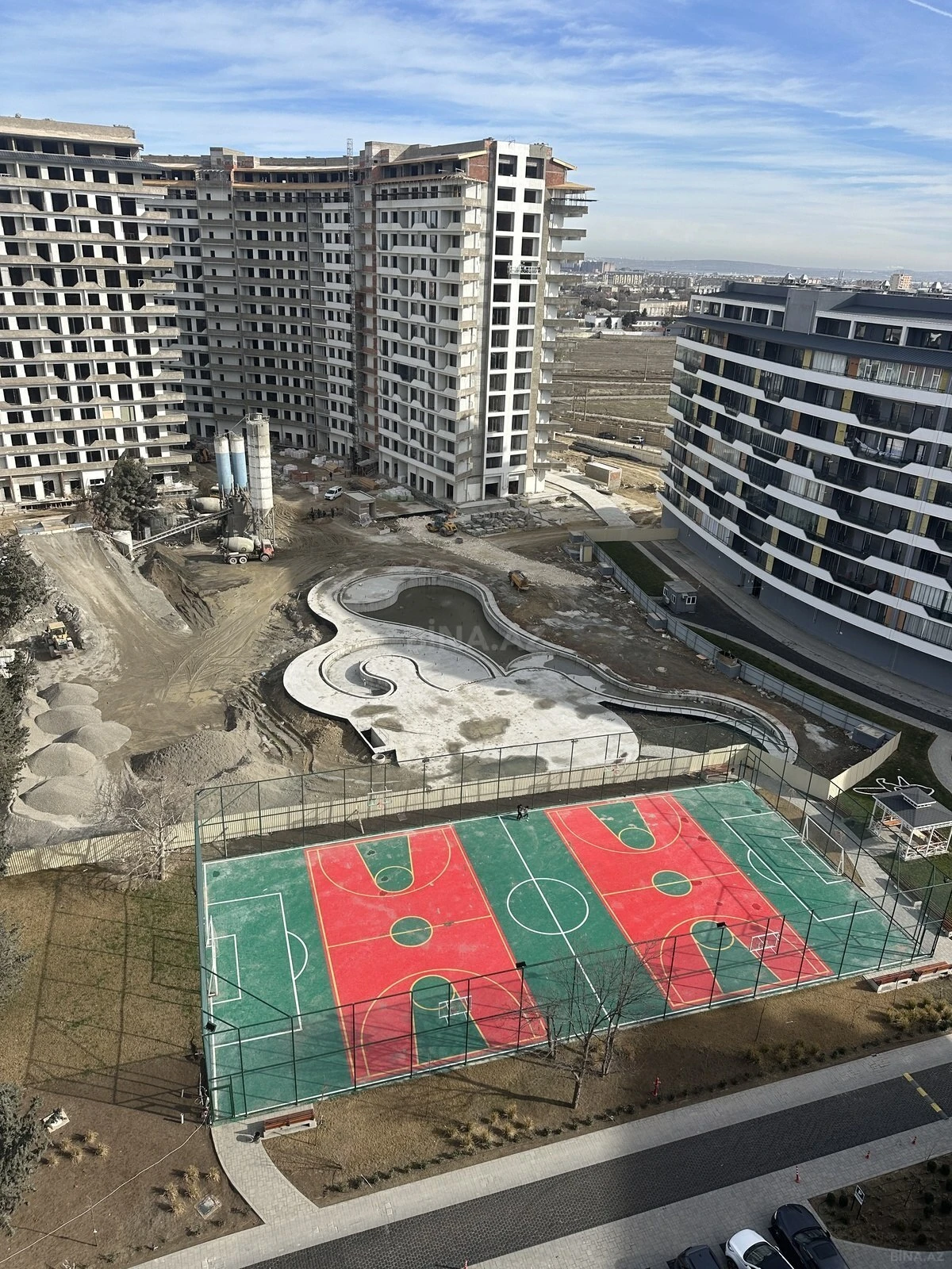 Satılır 2 otaqlı mənzil 81 m²